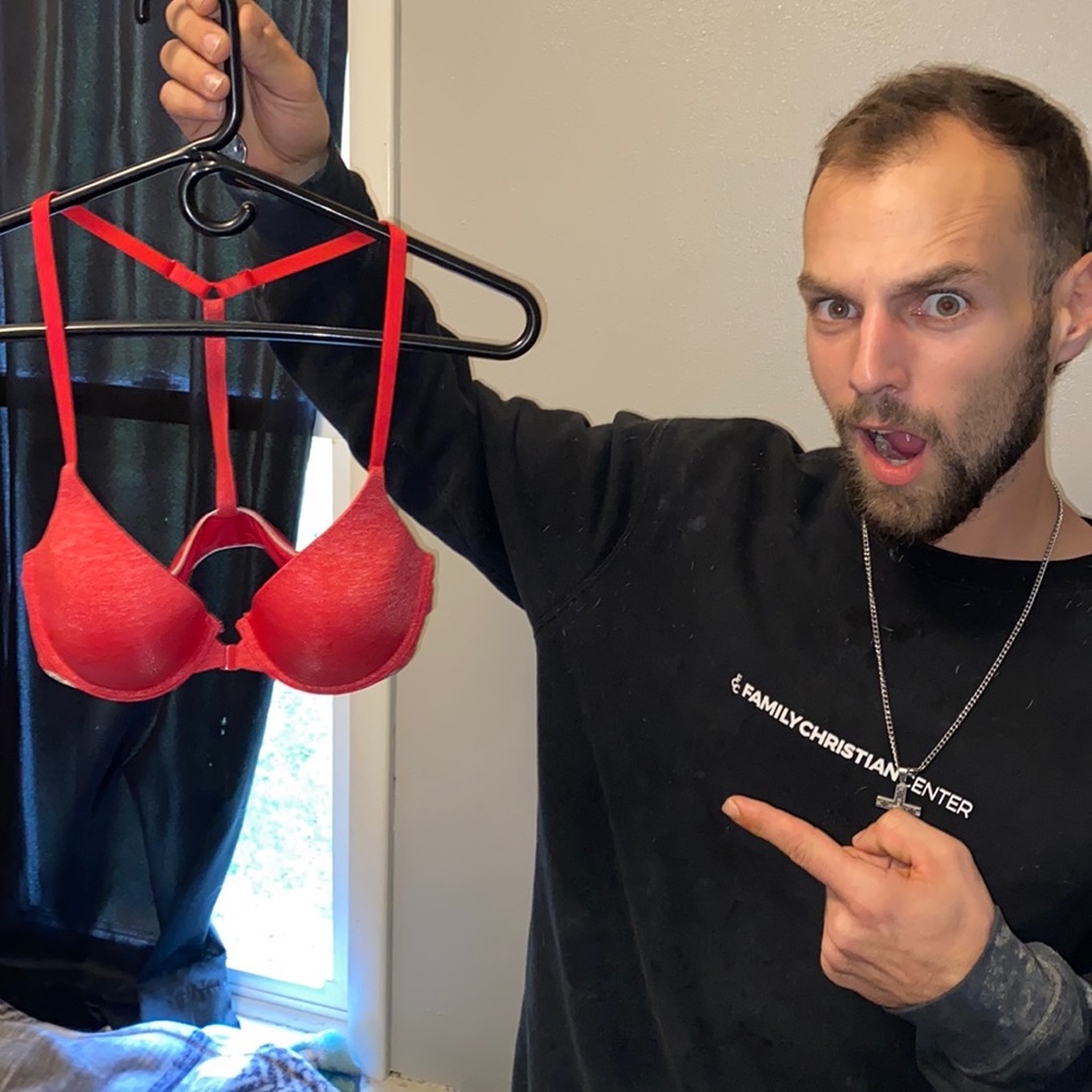 32C/Victoria’s Secret/Hot Pink/White